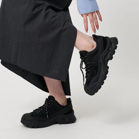 [^ԁF18314000001]MOHI...gbLOV[Ŷ悤ȃbNXVNȃXj[J[fUCI[ubÑ{fBɃpR[h̃V[[XANZgXj[J[B݂̂\[̓X^CAbvA芴̂闚Sn񋟂܂BXG[h𕔕IɎgpAbp[́AV[Y[hY킹ȂtoBpcX^C͂AXJ[g⃏s[XƂǂA^E[XANeBuV[܂ŕL􂵂܂BfރAbp[FvAvMOHI...iqjňCElXyCŒaV[YuhMOHI...BoVABAJẽG`FƂɂt@Ng[ 1988Nɐݗ܂BXyCőYW[gpV[YgGXph[h𐶎Y郁[J[1ŁA łX}[gȃtHƓȍ׍H{ꂽU[Abp[ gpȂǑɂ͂ȂƑnIȃfUC𓾈ӂƂĂ܂ByӎziɁu舵̒ӏvAu\v܂ꍇ́AgpOɕKmFBi摜́A̓p\RȂǂ̉{ɂAۂ̐FƈقȂČꍇ܂B炩߂Bi̐F̖ڈ́AiP̂̉摜QƂBV[Y̏dʂ́AV[Y{̂̂ݗ̏dʂƂȂ܂Bti͌vɊ܂܂܂BiɕsǂꍇAє̔j܂Ă܂B炩߂BX܂ւ₢킹̍ۂ́ASBEAUTY&YOUTHeX܂܂ŉL̕i/iԂ\tBiFBL MOHI LACE UP SNK iԁF18314000001