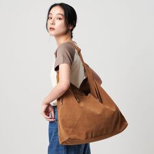 ＜LE VERNIS＞ノットハンドル ショルダーバッグ