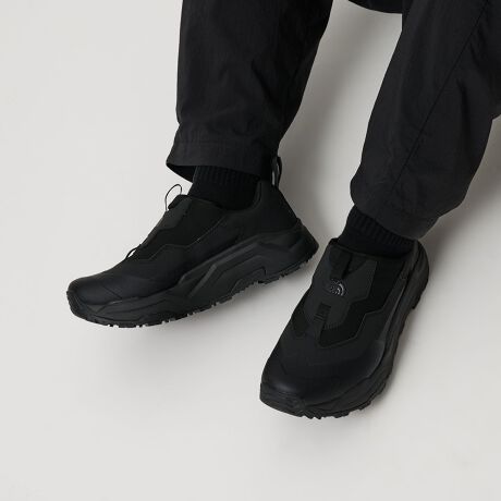 [^ԁF14314000042]RX܂ŃV[XɊ􂷂AEghAXb|BfUCCgAEghAV[܂Ŋ􂷂A@\Ŗh̃AEghAXb|łBAbp[fނɂ͑ϋv̂lHvzAhfނɁuHydroSealv̗pB̍b𕢂悤ɃXgb`fނzufUCŁAtBbgƒE̗eՂ𗼗Ă܂B芴߂4̃TChEH[NbV̍~bh\[AsT|[gBi͂𐶂ރbJ[\́ARƑOɏo݌vłBݒuʂL芴̂AEg\[ɂ́AhCȘHʂłEFbgȘHʂłObv͂𔭊uSurface Controlv̗pBgbLOɂΉł\[̃Op^[ŁAgCȂǂ̕snɂΉ܂BnCLOLvȂǂ̃AEghAV[ACtX^CV[܂ŃV[XɊBfރAbp[Fv\[FSꁡR[fBl[gJWAȂƂ{gX킹ƁAn̂ۂɁB̔ZWd˂g[iubNȃR[fBl[g̑ɍ킹΁AsIŐꂽ͋CwۗĂ܂B[J[iԁFNF52442iTNFubN~TNFubNjTHE NORTH FACEiUEm[XEtFCXj1968NAč̃JtHjABo[N[őnƁBĩO[X_EɂȂgpNIeB̍X[sOobOA_Ep[J̌`ƂVFE p[JAẼh[^eguI[oCeVvȂǁA؂̑ËAi葱Ă܂ByӎziɁu舵̒ӏvAu\v܂ꍇ́AgpOɕKmFBi摜́A̓p\RȂǂ̉{ɂAۂ̐FƈقȂČꍇ܂B炩߂Bi̐F̖ڈ́AiP̂̉摜QƂBV[Y̏dʂ́AV[Y{̂̂ݗ̏dʂƂȂ܂Bti͌vɊ܂܂܂BiɕsǂꍇAє̔j܂Ă܂B炩߂BX܂ւ₢킹̍ۂ́ASBEAUTY&YOUTHeX܂܂ŉL̕i/iԂ\tBiFN/F GRAVAL SLIP-ON WP iԁF14314000042