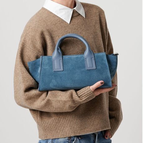 [^ԁF18323000000]VGbgƃXG[hngh[h遃ELYSIRnhobOfUC̃OVGbgAGKgȕiӂ遃ELYSIR̃g[gobOBFڂN₩ȃXG[hngpA{ȐńB̏oꂪ₷悤݌vꂽ傫߂̊JƁAL߂̃}`Ōڈȏ̎[͂˔Ă܂Bɂ͏̎[ɕ֗ȁAWbv|PbgB̂錩ڂƃLb`[ȐFAH~R[f̃GbZXƂĂ߂łBfދvELYSIRiGW[j㎿ȑfނƖDɒ]̂C^A̍HōuhELYSIRBiő@ׂȎdグy݂ACeWJ܂ByӎzfޓAG▀CɂFɂӂBWFƂ̍킹AJVł̎gp͔Ē悤肢܂BiɁu舵̒ӏvAu\v܂ꍇ́AgpOɕKmFBi摜́A̓p\RȂǂ̉{ɂAۂ̐FƈقȂČꍇ܂B炩߂Bi̐F̖ڈ́AiP̂̉摜QƂB摜̏i̓TvłBX܂ւ₢킹̍ۂ́ASBEAUTY&YOUTHeX܂܂ŉL̕i/iԂ\tBiFBL ELYSIR SD SQU TT iԁF18323000000