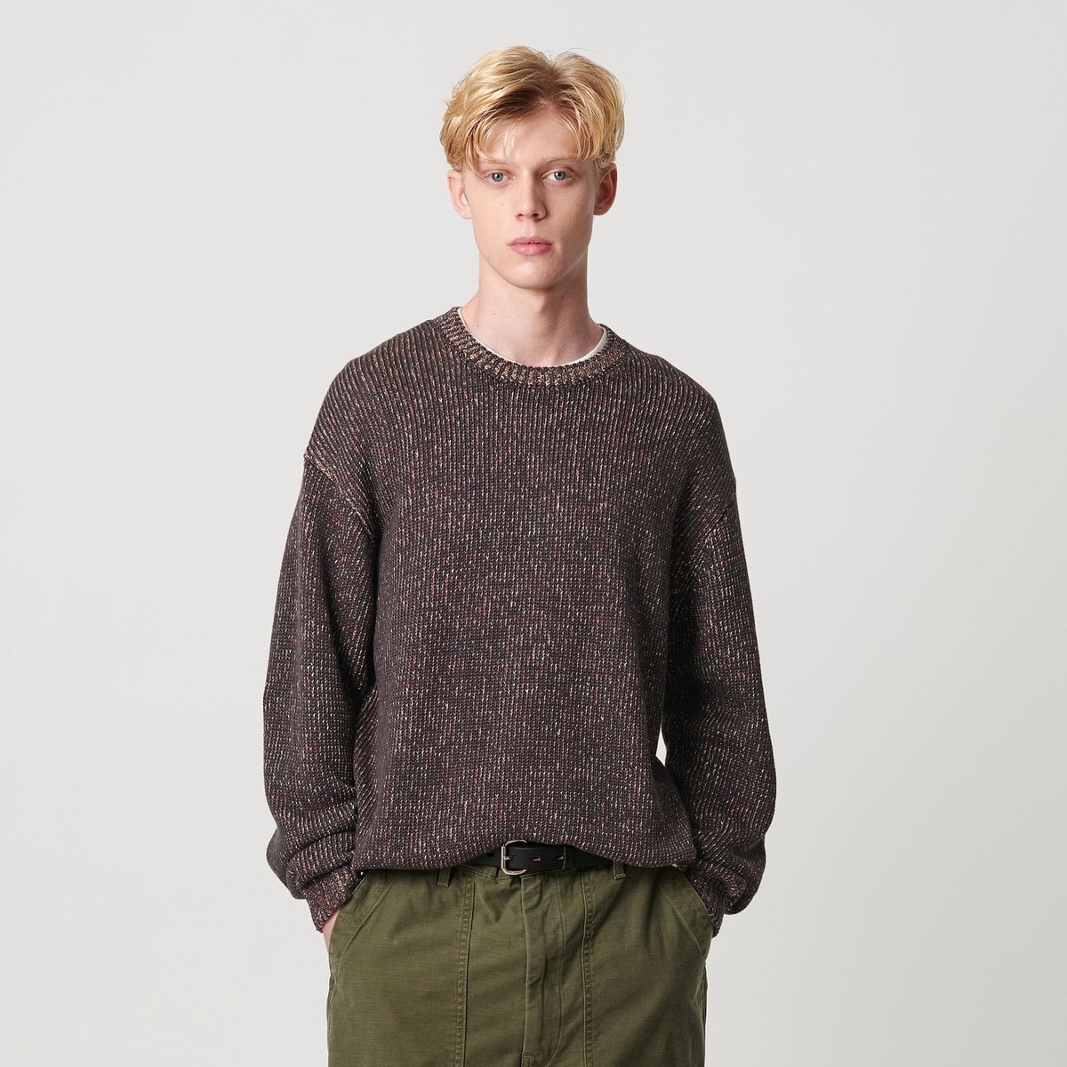 クリスプ アゼ スリーク クルーネック ニット | ビューティー＆ユース