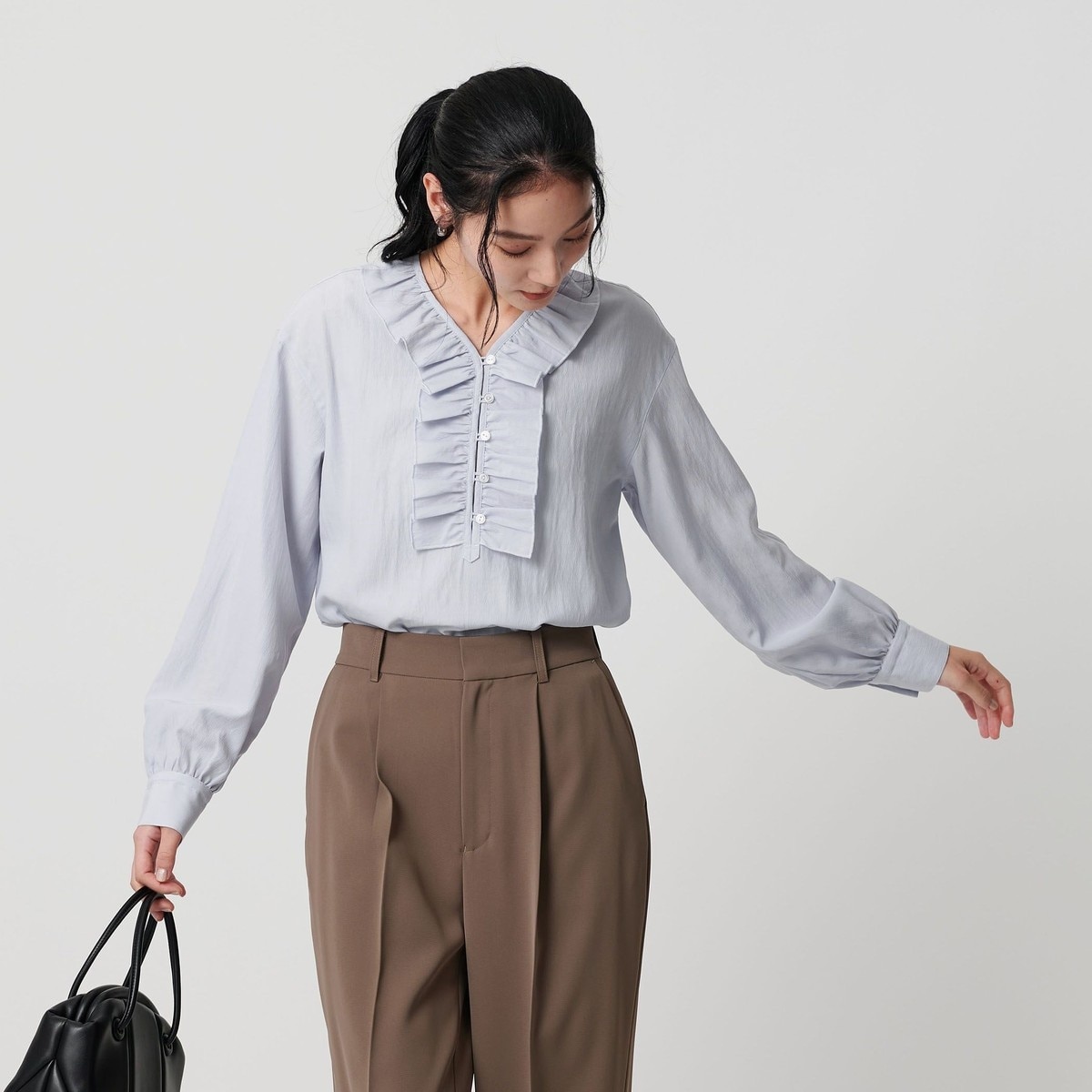 WEB限定】エンブロイダリー チュールノースリーブブラウス