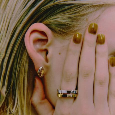 [^ԁF18335000161]LAPUISɂ肰Ȃ؂₩YRCsAXfUCȃT[N`[tɃRCfBe[sAXB@ׂȂA炵Ă鑶݊͂łBVo[J[̃x[XɃS[hJ[gݍ킹J[ÓA莝̃ANZT[ƂވiBTVcɃfjpc킹VvȑA؂₩ȃuEX⃏s[XX^C܂ŁAR[fBl[g킸Ɋ􂵂܂BfގA^JA`^i|XgjS[hJ[FK18bLVo[J[FSILVER925bLEV[ỸlbNXiΏەiԁF18335000158jƃOiΏەiԁF18335000162j܂BLAPUISisCjBBʂB}eAƋȐDȂBRȃA[g̃CXs[Vɑ@ׂŁAAƗm̒ɘȂޑ݂ł肽ByӎziɁu舵̒ӏvAu\v܂ꍇ́AgpOɕKmFBi摜́A̓p\RȂǂ̉{ɂAۂ̐FƈقȂČꍇ܂B炩߂Bi̐F̖ڈ́AiP̂̉摜QƂBX܂ւ₢킹̍ۂ́ASBEAUTY&YOUTHeX܂܂ŉL̕i/iԂ\tBiFLAPUIS COIL CCL P iԁF18335000161