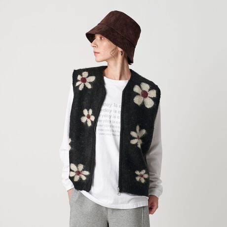 [^ԁF16185000000]BEAUTY&YOUTHʒACê݂郔Be[WCNȃbNX́TOWNCRAFT̃jbgxXgfUCND]̃jbgxXgV[YoBlC̉ԕ͕̑傫ƃJ[ύXAn悤{fB̓ubNō쐻BItzCǵAbZ[WhJ{VѐSfUCɎdグĂ܂BC[h₷KxȂƂɃ_uWbvdlŁAR[fBl[g̕LACełBR[fBl[gCi[ɃJbg\[Vc킹̂͂AWPbg̃Ci[ɂBÂȂ肪ȏH~X^Cɉ؂YĂ郋bNX́AJWAR[f̐VԂɂ߂łBTOWNCRAFTi^ENtgjJ.Cyj[̔huhaTOWNCRAFTB̃[NuhƈႢAVfނ⑕gp邱ƂŃfUCdAʐY̌ÂǂAJےĂ܂BÒmɑ΂CXs[V󂯁AɁAKŒSn̂悢mĂĂ܂ByӎziɁu舵̒ӏvAu\v܂ꍇ́AgpOɕKmFBi摜́A̓p\RȂǂ̉{ɂAۂ̐FƈقȂČꍇ܂B炩߂Bi̐F̖ڈ́AiP̂̉摜QƂBX܂ւ₢킹̍ۂ́ASBEAUTY&YOUTHeX܂܂ŉL̕i/iԂ\tBiFBL T/C~BY KNIT VST iԁF16185000000