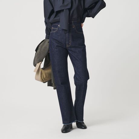 [^ԁF16145000010]lJWA̐VԁBrMEYAMEtAfjpcBfUCu͂ė~vƂz߂ĖtꂽAuEVERYDAY FLARE DENIMvB߂_炩߂ȂKxȒSnɁAGtAɎdグVGbgbOCoB̓JbgItŌy₩ȈۂɎdグĂ܂BR[fBl[g킹̂I΂V[YXŊ􂷂A[h[uɉACeBXEFbgTVcƍ킹JWAȒȂ͂AWPbgY~bNXX^CЁBMEYAME (  )Ǝ茳ɎcĂBNɒĂâȂfUCÂfށASn悭ĝꂢɌĂp^[BāAǂFCĂ炦悤ȃRNVĂĂ{̃uhłByӎz̐i̓CfBSgpĂ܂BpɂÄߗނWF̃xgAobOACA\t@V[gɐFt邱Ƃ܂̂łӂB̍ۂ́AF܂̂ŁAPi􂢂ĂB܂ɂ菙XɐF܂BiɁu舵̒ӏvAu\v܂ꍇ́AgpOɕKmFBi摜́A̓p\RȂǂ̉{ɂAۂ̐FƈقȂČꍇ܂B炩߂Bi̐F̖ڈ́AiP̂̉摜QƂBX܂ւ₢킹̍ۂ́ASBEAUTY&YOUTHeX܂܂ŉL̕i/iԂ\tBiFBL MEYAME FLARE DNM iԁF16145000010