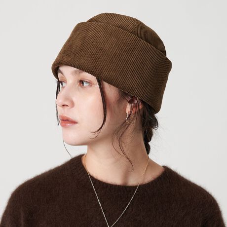 [^ԁF18386000003]V[Y[hfނŁAR[fBl[g̑NxグĂ郍VAnbgfUCH~炵R[fCō쐻A[߂̐܂ԂIȃVAXfUCB΂Ȃ߁AjbgLbv̂悤ɊۓIɌĂ܂B_EX^CƍDŁAJWAȂǂî郀[hɁBfC[R[f̐VANZgƂĂ߂̃ACełBR[fBl[gTXEFbgɃChpc̃JWAX^Cɍ킹ƁAiȕ͋C聝BdȂ肪ȃE[R[g_EWPbgɃvXƐVNȃoX܂ByӎziɁu舵̒ӏvAu\v܂ꍇ́AgpOɕKmFBi摜́A̓p\RȂǂ̉{ɂAۂ̐FƈقȂČꍇ܂B炩߂Bi̐F̖ڈ́AiP̂̉摜QƂBX܂ւ₢킹̍ۂ́ASBEAUTY&YOUTHeX܂܂ŉL̕i/iԂ\tBiFBL BY CORD RSA HAT iԁF18386000003