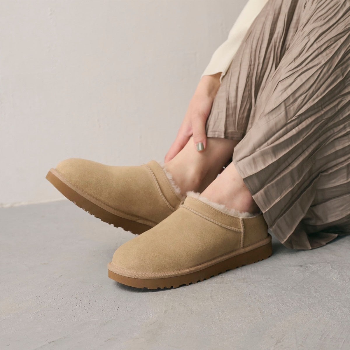 リリーブラウンlily brown UGGエスミークロッグ Emree Clog LILY BROWN×UGG】W Esmee Clog(シューズ)｜LILY BROWN（リリー