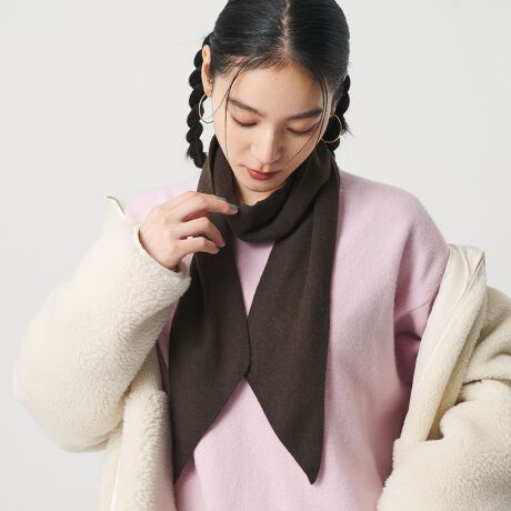 [^ԁF18366000006]̑Ƀgh[hYĂ^C}t[fUCE[ƃJV~̍afނgpAy₩Ń\tgȔG肪͂̃}t[B~j}ȃbNXȂAŃfC[R[f_ȕ͋CɎdグ܂Bh΍ɂ͂AXJ[t̂悤ɃANZT[oŃtɎ̂Gꉟ̃X^CBH~}t[̃oG[VƂāAЉĂACełBR[fBl[gWPbgE[AE^[̎񌳂ɃANZgƂāAƃvX̂߁BEV[ỸO[uiΏەiԁF18376000006ĵpӂ܂ByӎziɁu舵̒ӏvAu\v܂ꍇ́AgpOɕKmFBi摜́A̓p\RȂǂ̉{ɂAۂ̐FƈقȂČꍇ܂B炩߂Bi̐F̖ڈ́AiP̂̉摜QƂBX܂ւ₢킹̍ۂ́ASBEAUTY&YOUTHeX܂܂ŉL̕i/iԂ\tBiFBL BY W/CASH TIE MF iԁF18366000006