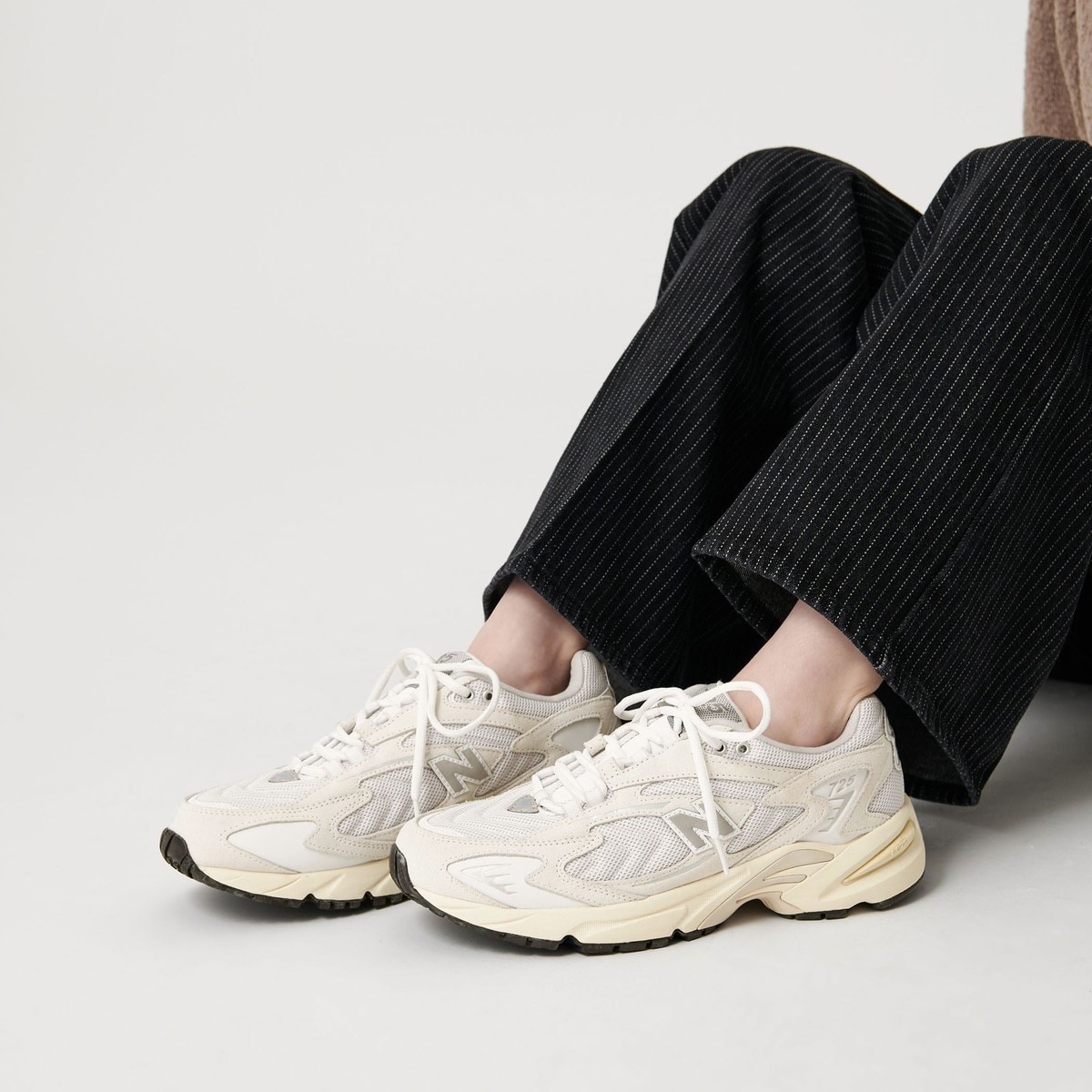 [}C]New BalanceML725 XG[h/Xj[J[/r[eB[[X iCebhA[YiBEAUTY&YOUTHj LT.GRAY