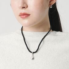 メタル ドロップ チョーカー