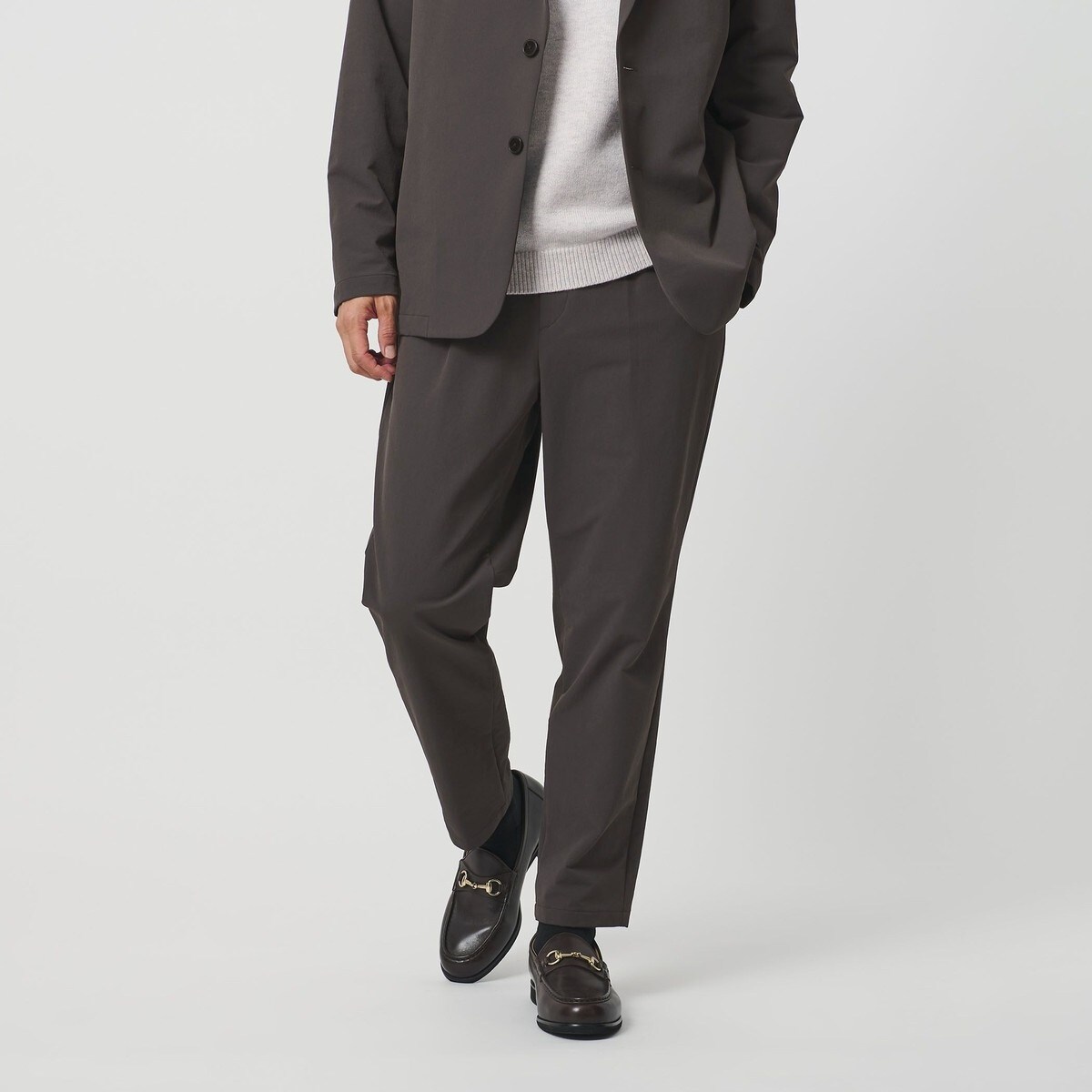 KOMATSU PACK URK 1プリーツ テーパード パンツ ストレッチ