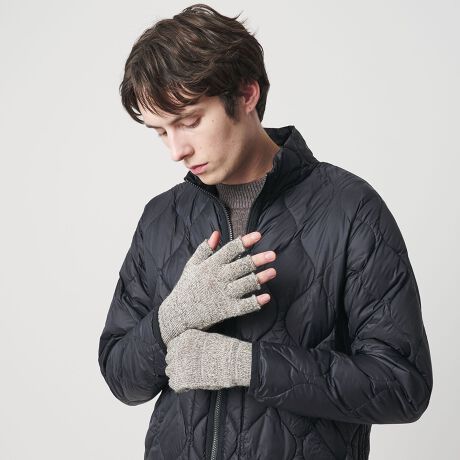 [^ԁF14374000001]~̓ɊYtBK[XO[ufUCCMX̘V܃t@Ng[BLACKSHEEP|AԂ̃tBK[XO[ułBёfނȂł͂̒g݂芴ȂAw͎Rɓ邽߁AX}[gtHׂ̑ȍƂX[YBJ[́Aiǂ܂Ƃ܂ubNɉA炩ȕ\̂郁W̃_[NO[ƃx[W3FWJBVvȃfUCœɎ₷iłBfޖёfނȂł͂̃hCȃ^b`Sn悭AgقǂɎɓނ炩킹ҒnłBR[fBl[gVvŃx[VbNȃfUĈ߁A^E[X͂AgbhȃX^CɂRƓ݂܂BrWlXV[ɂ₷AH~̒Ȃɂ肰ȂiYĂACełBBLACKSHEEPiubNV[vj1966NnƁBnn҂łNAEz[A̗rւ̈l܂t@Ng[łB̃n^[tBbV[}ɈđĂ܂BVvŖO̗ȂfUC͂łByӎziɁu舵̒ӏvAu\v܂ꍇ́AgpOɕKmFBi摜́A̓p\RȂǂ̉{ɂAۂ̐FƈقȂČꍇ܂B炩߂Bi̐F̖ڈ́AiP̂̉摜QƂBX܂ւ₢킹̍ۂ́ASBEAUTY&YOUTHeX܂܂ŉL̕i/iԂ\tBiFBLACKSHEEP F/L GLOVE iԁF14374000001