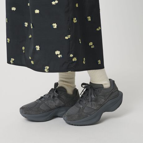 [^ԁF18314000025]ꊴ̂O[̃g[Ŗ遃New BalanceuWRPD RunnervfUCNew Balance̓`IȃCtX^CVGbǧELAACRjbNȃfUCĘc܂Ƃ璅z𓾂fuWRPD RunnervBsbOkobNAbVgvO[ł܂Ƃ߂VF܂BpcX^Cɂ͂AXJ[g⃏s[XɂoX̗ǂ{[\[͂̈ꑫłBfރAbp[FVRvA@ہ[J[iԁFUWRPDTBEEWidthFDNew Balanceij[oXj}T`[ZbcBE{Xgɖ{Ђuj[oX́A1906NɃA[`T|[gC\[Ε̂߂̋C̃[J[ƂĒa܂BЖ̗R̓A[`T|[gC\[V[YɓƁhVinewjAoXibalancejgo炷Ƃɂ܂BȗAj[oX̓jO͂߁Ax[X{[Atbg{[AStAejXAăCtX^CLbYAEH[LOJeS[̃tbgEFAApAANZT[ȂǂWJĂ܂ByӎziɁu舵̒ӏvAu\v܂ꍇ́AgpOɕKmFBi摜́A̓p\RȂǂ̉{ɂAۂ̐FƈقȂČꍇ܂B炩߂Bi̐F̖ڈ́AiP̂̉摜QƂBV[Y̏dʂ́AV[Y{̂̂ݗ̏dʂƂȂ܂Bti͌vɊ܂܂܂BiɕsǂꍇAє̔j܂Ă܂B炩߂BX܂ւ₢킹̍ۂ́ASBEAUTY&YOUTHeX܂܂ŉL̕i/iԂ\tBiFSC*NB UWRPD GRY iԁF18314000025