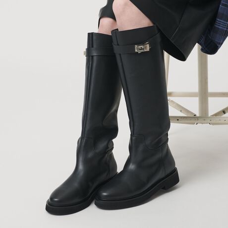 [^ԁF18315000041]CAMINANDO~j}ȃfUCŐꂽۂ̃Ou[cfUC_炩U[fނō쐻ꂽAȂ₩ň肵Sn͂̃Ou[cBfUC̃ANZgɂȂĂobNxg͎OłAƂۂ܂BJWAȃV[gpcɍ킹Au[cCX^CłȂAtF~jȃXJ[gR[f߂ĂꑫłBx[VbNŖO̗ȂȀꂪu[cЃ[h[uɁBfރAbp[FvCAMINANDOiJ~ihj2008Nɒa{̃V[YuhCAMINANDOBnCElit@Ng[̒烂ffUCɍ킹AłKt@Ng[I肵AYsĂ܂B}VChł͕\łȂAnhNtgL̑@ׂȕ\Ɠȑ݊햡ƂAΓIȎgĂ܂BɃt@bVƂāAɃJ`[ƂāAɃghƂāANRɎ݂ɃZNgłAȃV[YuhłByӎziɁu舵̒ӏvAu\v܂ꍇ́AgpOɕKmFBi摜́A̓p\RȂǂ̉{ɂAۂ̐FƈقȂČꍇ܂B炩߂Bi̐F̖ڈ́AiP̂̉摜QƂBV[Y̏dʂ́AV[Y{̂̂ݗ̏dʂƂȂ܂Bti͌vɊ܂܂܂BiɕsǂꍇAє̔j܂Ă܂B炩߂BX܂ւ₢킹̍ۂ́ASBEAUTY&YOUTHeX܂܂ŉL̕i/iԂ\tBiFBL CMNND BUCKLE LNG BT iԁF18315000041