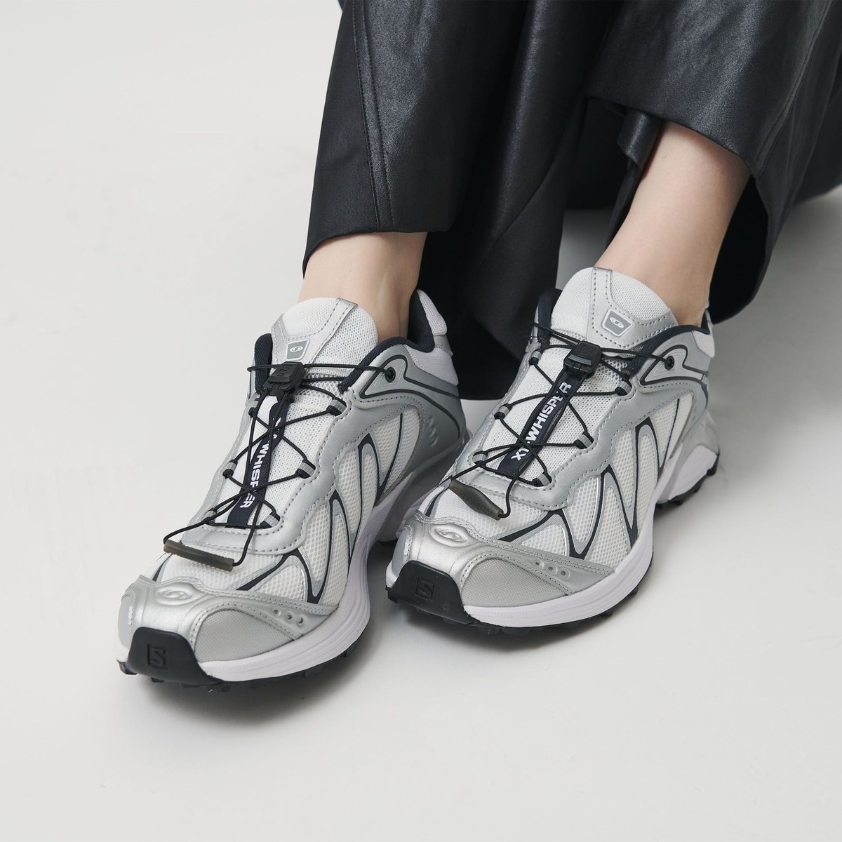 国内EXCLUSIVE】＜Salomon＞XT-WHISPER シルバーカラー/スニーカー