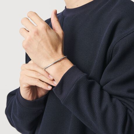 [^ԁF14334000004]GXjbNȕ͋C܂ƂAVvVo[oOBfUCNtĝ鉷ƁAGXjbNȋC܂ƂVo[oOBאg̃VGbgȂA茳ɂƂ݊YĂ܂BPiłĝ͂ÃANZT[Ƃ̏d˕tɂ߂̈iłBg̑1h͕\ʂɖ͗l̂Ȃv[ȃfUCłBg̑2h͕\ʂɃCfBAWG[L̃X^v[N{Ă܂BfރX^[OVo[R[fBl[gV[vȃVGbgŁAJWAꂢߖ킸LȂɎĂ܂BV[Y킸gA蕨ƂĂ߂̃ACełByӎziɁu舵̒ӏvAu\v܂ꍇ́AgpOɕKmFBi摜́A̓p\RȂǂ̉{ɂAۂ̐FƈقȂČꍇ܂B炩߂Bi̐F̖ڈ́AiP̂̉摜QƂBX܂ւ₢킹̍ۂ́ASBEAUTY&YOUTHeX܂܂ŉL̕i/iԂ\tBiFELAINTAHE TRIANGLE BRAC iԁF14334000004