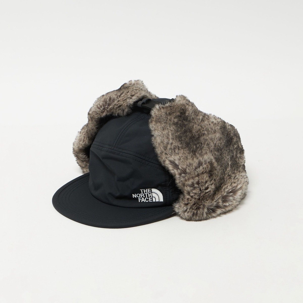 [}C]THE NORTH FACEobhh Lbv  UVJbg/r[eB[[X iCebhA[YiBEAUTY&YOUTHj BLACK