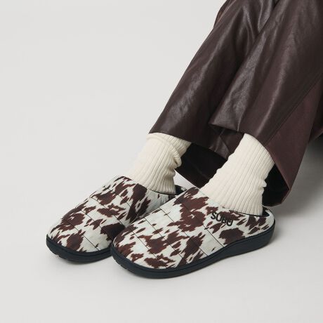 [^ԁF18315000014]KȗSn񋟂遃SUBŨACRjbNIlCXbpɐVFoꁡfUCӂƂLeBÕAbp[ڂɂȁSUBŨXbpBH~V[YɂDݍ݁Afł̊OoKłBߏւ̔S~oȂǁAgƂ܂ŁhƂʂɂ҂̃ACeB^тɂ֗ȋВtŁAsAEghAV[ɂ߂łBԂ̃ubNA{ȕ͋Co_[NuEƁAR[f̃ANZgƂȂJE3FpӁBgpɂ͂AMtgƂĂ΂鎖ԈႢȂłBfރAbp[FiC============================@\FTeflon============================Ȇ1́AJEuEłBSUBUiXujNmȂ~̃T_BAӂƏo|鎞ɑfŗA܂܂łɂȂH~T_BgbNXĂ鎞LȎԂ߂hACfeBeBɓƎ̑fނ̗pOłXgX邱ƂȂT_WJuhByӎziɁu舵̒ӏvAu\v܂ꍇ́AgpOɕKmFBi摜́A̓p\RȂǂ̉{ɂAۂ̐FƈقȂČꍇ܂B炩߂Bi̐F̖ڈ́AiP̂̉摜QƂBV[Y̏dʂ́AV[Y{̂̂ݗ̏dʂƂȂ܂Bti͌vɊ܂܂܂BiɕsǂꍇAє̔j܂Ă܂B炩߂BX܂ւ₢킹̍ۂ́ASBEAUTY&YOUTHeX܂܂ŉL̕i/iԂ\tBiFBL SUBU COLLECTION SLIPA iԁF18315000014