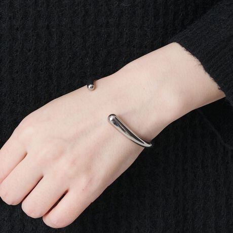 [^ԁF18336000063]~j}fUCŖ郁^oOfUCC̑ɍăjAX̂fUCɎdグoOB悤ȃtHƉ₩ȃ^̌򂪁A茳ꂽۂւƓ܂B咣ȂfUĈ߁A莝̃uXbgƂ̏d˂Â߁BV[V[YI΂Ɋ􂷂ACéAgpɂ͂񑡂蕨ɂ҂łBR[fBl[gё̒jbgXEFbgɁA肰ȂANZgƂč킹̂DoXB̃jbg̏ォtƃtF~j[hAî鑕Ɏdオ܂ByӎziɁu舵̒ӏvAu\v܂ꍇ́AgpOɕKmFBi摜́A̓p\RȂǂ̉{ɂAۂ̐FƈقȂČꍇ܂B炩߂Bi̐F̖ڈ́AiP̂̉摜QƂBX܂ւ₢킹̍ۂ́ASBEAUTY&YOUTHeX܂܂ŉL̕i/iԂ\tBiFBYK MTL HENKEI/L BNGL iԁF18336000063