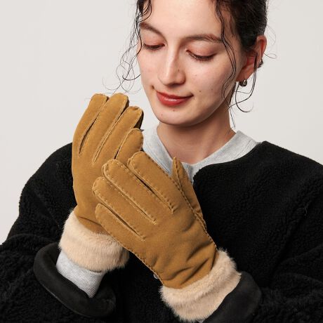 [^ԁF18376000002]g݂~R[fɎdグĂA[gCNO[ufUCG̗ǂXG[hɂӂӂ̃t@[CNfBe[A炵͋C̃O[uBɂ̓tFCNt@[gpAw܂Œgݍ݂܂BR[fBl[gɃANZgYĂ~fBAuEƁAi̗ǂ͋CYJpӁBV[Y[h߂Ă郋bNXƒg˔O[úA~̒ԂƂĎĂiłBR[fBl[gꂢ߂ȃE[R[gAJWAȃiCu]܂ŕLR[fBl[gɃ}b`Bdȓ~̃AE^[ɃvXA_炩ۂ̃ANZgƂĂ߂̃ACełByӎziɁu舵̒ӏvAu\v܂ꍇ́AgpOɕKmFBi摜́A̓p\RȂǂ̉{ɂAۂ̐FƈقȂČꍇ܂B炩߂Bi̐F̖ڈ́AiP̂̉摜QƂBX܂ւ₢킹̍ۂ́ASBEAUTY&YOUTHeX܂܂ŉL̕i/iԂ\tBiFBL BY SD F/FUR GLV iԁF18376000002