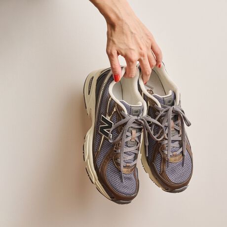 [^ԁF18314000030]BEAUTY&YOUTHʒACeO[~uEŖA{ȑ́New BalanceʒfBfUCNew BalanceV[Yiȑ́BEAUTY&YOUTHʒfoBx[XƂȂ̂2000ÑtBbglXV[YɃobNOEhAVԃCtX^Cfu740vB퐶ɓތyȃfUC͂̂܂܂ɁAx[X̃bV_[NO[AI[o[Cp[cuEɕύX邱ƂŁAH~[hYsIȈۂɎdグ܂B\[ɂ̓uhƎ́gABZORBh~bh\[𓋍ځBRe|[ȃfUCƁAKȗSnˑꑫłBfރAbp[FlHvA@ہ[J[iԁFU740BY2iMUSHROOMjEWidthFDEf̃YiΏەiԁF14314000213ĵpӂ܂BWJTCYiEBYF22.5`25cm^YF25`29E30cmjNew Balanceij[oXj}T`[ZbcBE{Xgɖ{Ђuj[oX́A1906NɃA[`T|[gC\[Ε̂߂̋C̃[J[ƂĒa܂BЖ̗R̓A[`T|[gC\[V[YɓƁhVinewjAoXibalancejgo炷Ƃɂ܂BȗAj[oX̓jO͂߁Ax[X{[Atbg{[AStAejXAăCtX^CLbYAEH[LOJeS[̃tbgEFAApAANZT[ȂǂWJĂ܂ByӎziɁu舵̒ӏvAu\v܂ꍇ́AgpOɕKmFBi摜́A̓p\RȂǂ̉{ɂAۂ̐FƈقȂČꍇ܂B炩߂Bi̐F̖ڈ́AiP̂̉摜QƂBV[Y̏dʂ́AV[Y{̂̂ݗ̏dʂƂȂ܂Bti͌vɊ܂܂܂BiɕsǂꍇAє̔j܂Ă܂B炩߂B摜̏i̓TvłBX܂ւ₢킹̍ۂ́ASBEAUTY&YOUTHeX܂܂ŉL̕i/iԂ\tBiFSC*NBxBY U740 iԁF18314000030