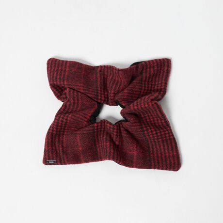 [^ԁF18345000033]heyep_ȃfUCł܂ƂߔɃGbWYVVfUCNVJȃ`FbN炵AXNGA^̃VVBnɂ̓tFggp̊𐶂ݏoVGbǵAÂȂ肪ȏH~R[fɌIȑ݊vXĂ܂BwAANZT[ƂĐgɒ邾łȂAɃuXbĝ悤ɕt̂߁Bfރ`FbNnF|GXenFE[A|GXeheyepiwCbvjuwCbvv͐VNȗťɋP悤ɁAȂ̓ɐVȋP炷Ƃz𖼑Oɍ߂܂B؍Ɠ{lfUCi[̃RrɂĐݏoꂽ̕⊴oA_ŗVѐS郆j[NȃRNVWJĂ܂ByӎzgpEpɉĕtii|[`EATTENTIONJ[hjSđĂAĔ̔łԂ̂ݕԕi\ƂĂ܂BiɁu舵̒ӏvAu\v܂ꍇ́AgpOɕKmFBi摜́A̓p\RȂǂ̉{ɂAۂ̐FƈقȂČꍇ܂B炩߂Bi̐F̖ڈ́AiP̂̉摜QƂBX܂ւ₢킹̍ۂ́ASBEAUTY&YOUTHeX܂܂ŉL̕i/iԂ\tBiFheyep PLAIDCHK SQUARE SU iԁF18345000033