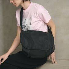 フラップ ショルダーバッグ