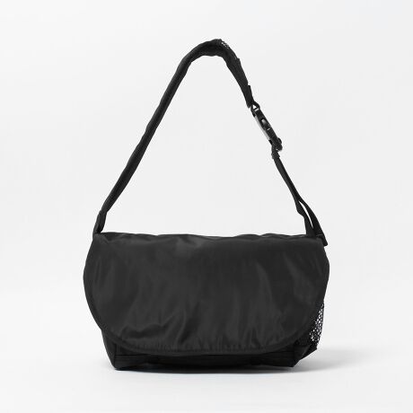 [^ԁF18326000018]fC[̃JWAbNɎꂽAV_[obOfUCtbvfBe[ANZgAbZW[^V_[obOB΂ߊ|܂܉וoĂgȂ悤Ah~̍HvɂĂ鏊͉Bꂽ|CgB݂̂鑾߂̃V_[ɂ̓CtHȂǂ[ł鏬ȃ|PbgA{fB̃TChɂ͒gڂŊmFł郁bV|PbgdlBՂƂ}`tȂAו̗ʂɍ킹{̉ɔzxgɂTCY̒߂\łBTChɂDJtĂ邽ߌȂǂ̋Mdi|Agh̃`[ōʂ̂߁Bîo珬sɂ҂ȈíAV[Y킸􂷂邱ƊԈႢȂłBfޕ\nF|GXenF|GXeR[fBl[gX|[eBȃXEFbgjbgƍ킹AJWAȃbNɎdグ̂߁BV[Y킸ɁAfC[R[fɎ₷ACełBEO|PbgF2ibV|Pbg~2jE|PbgF2iWbv|Pbg~2jyӎziɁu舵̒ӏvAu\v܂ꍇ́AgpOɕKmFBi摜́A̓p\RȂǂ̉{ɂAۂ̐FƈقȂČꍇ܂B炩߂Bi̐F̖ڈ́AiP̂̉摜QƂBX܂ւ₢킹̍ۂ́ASBEAUTY&YOUTHeX܂܂ŉL̕i/iԂ\tBiFBY FLAP SD iԁF18326000018