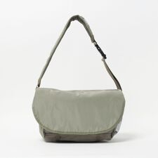 フラップ ショルダーバッグ