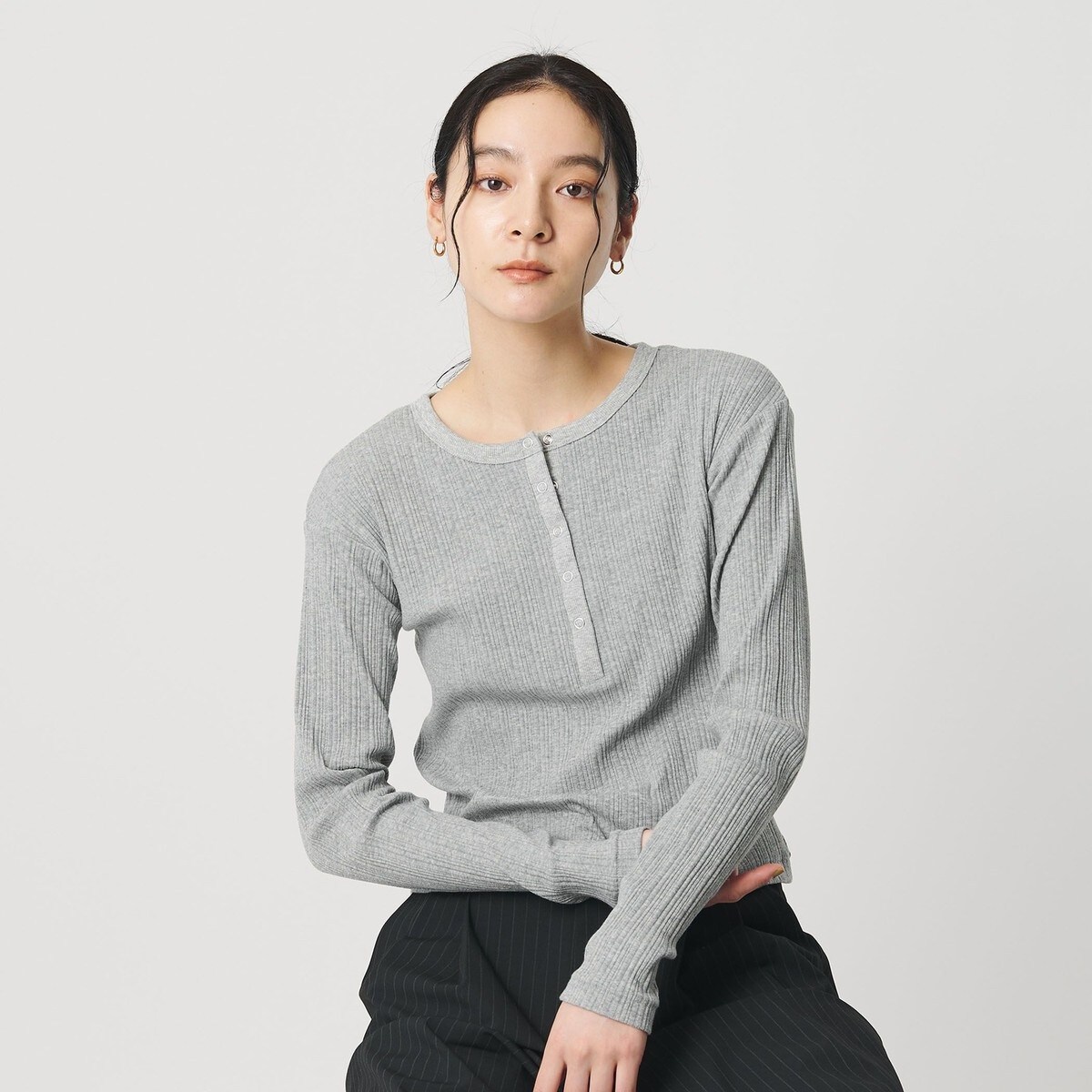 WEB限定】ランダムリブ ヘンリーネック スナッププルオーバー