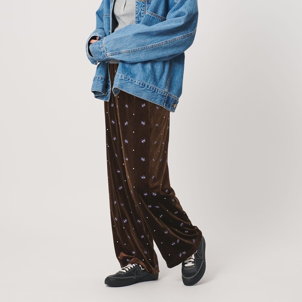 エンブロイダリー ベロアイージーパンツ ウォッシャブル