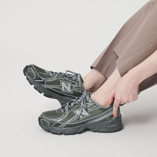 ＜New Balance＞U740/スニーカー