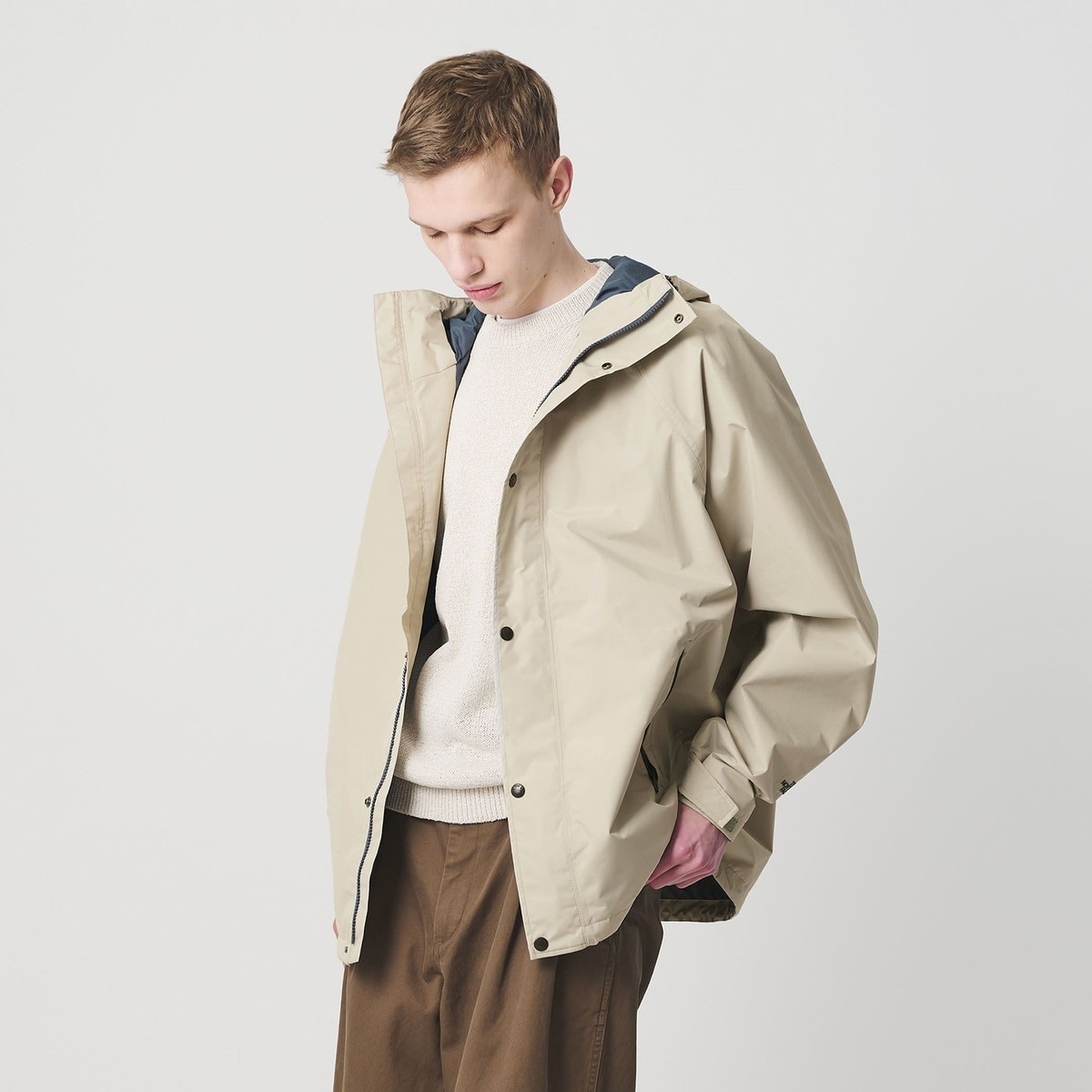[�}���C]��THE NORTH FACE���X�g�A�E�F�C �W���P�b�g/�r���[�e�B�[�����[�X ���i�C�e�b�h�A���[�Y�iBEAUTY&YOUTH�j LT.GRAY