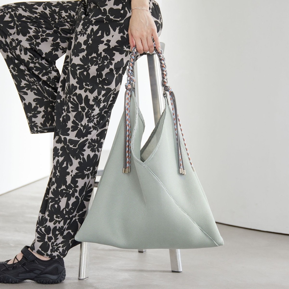 [�}���C]�y�ʒ��z��LE VERNIS���p���R�[�h ���b�V�� �o�b�O/�r���[�e�B�[�����[�X ���i�C�e�b�h�A���[�Y�iBEAUTY&YOUTH�j LT.GRAY