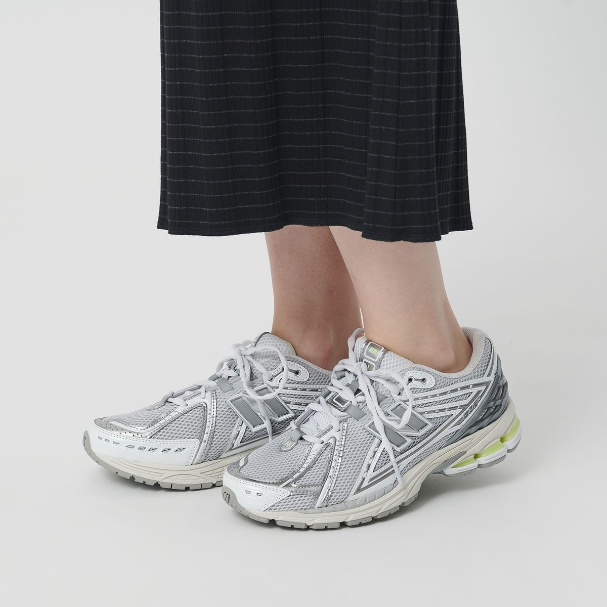 [�}���C]��New Balance��U1906 3NQ �X�j�[�J�[/�r���[�e�B�[�����[�X ���i�C�e�b�h�A���[�Y�iBEAUTY&YOUTH�j SILVER