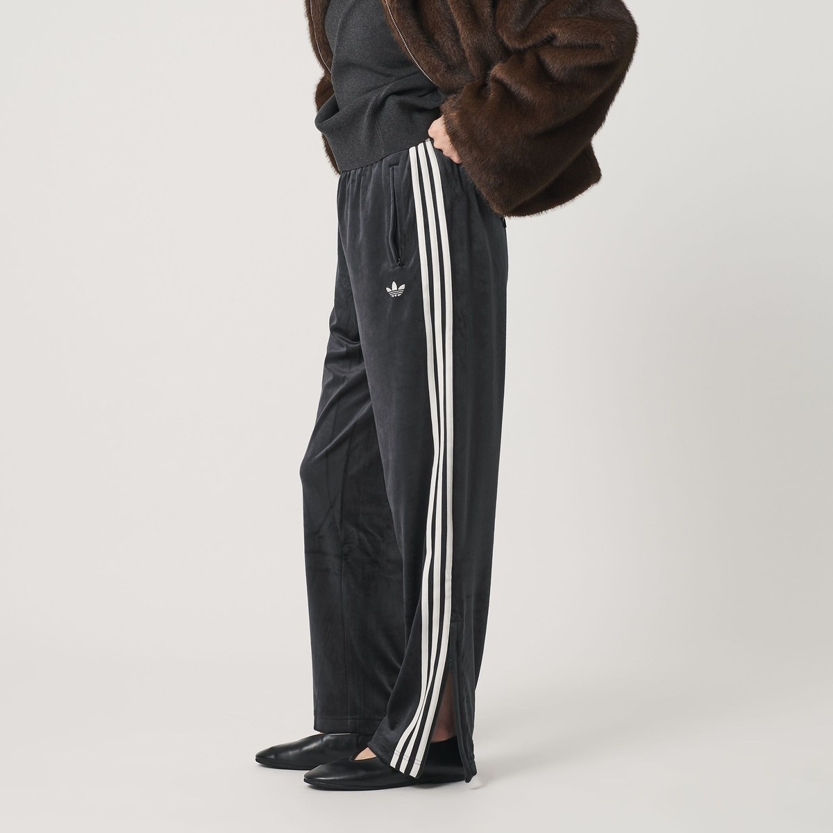 adidas Originals＞ファイヤーバード ベロアトラックパンツ