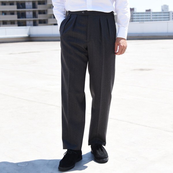 BERNARD ZINS：BAC J ツープリーツ ツイル 無地 パンツ