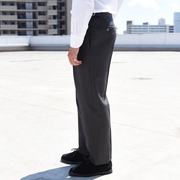 BERNARD ZINS：BAC J ツープリーツ ツイル 無地 パンツ