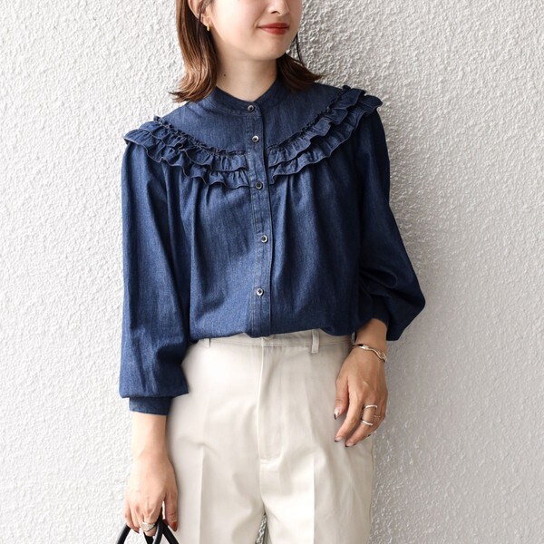 SHIPS WOMEN *＜手洗い可能＞デニムフリルブラウス◇ 長袖シャツ SHIPS（シップス）の「*〈手洗い可能〉デニムフリルブラウス◇（シャツ