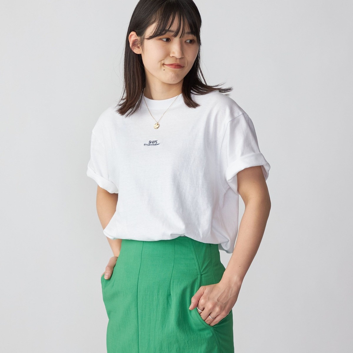 SHIPS: STYLISH STANDARD ミニ ロゴ 刺繍 Tシャツ | シップス(SHIPS