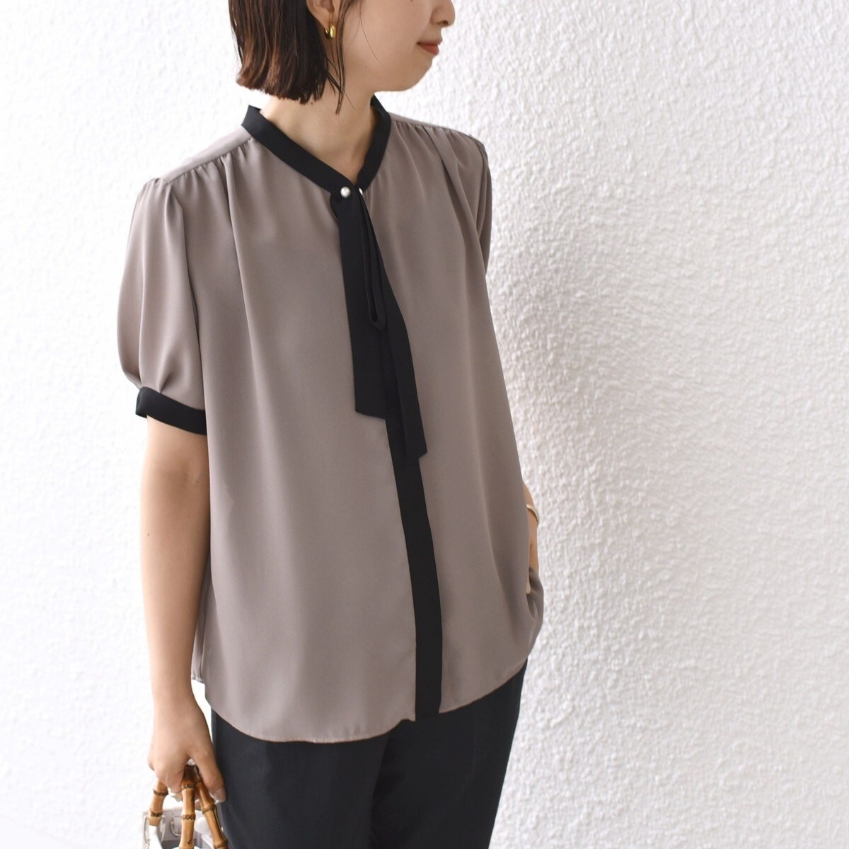 接触冷感 / 手洗い可能〉ボウタイ ショート スリーブ ブラウス