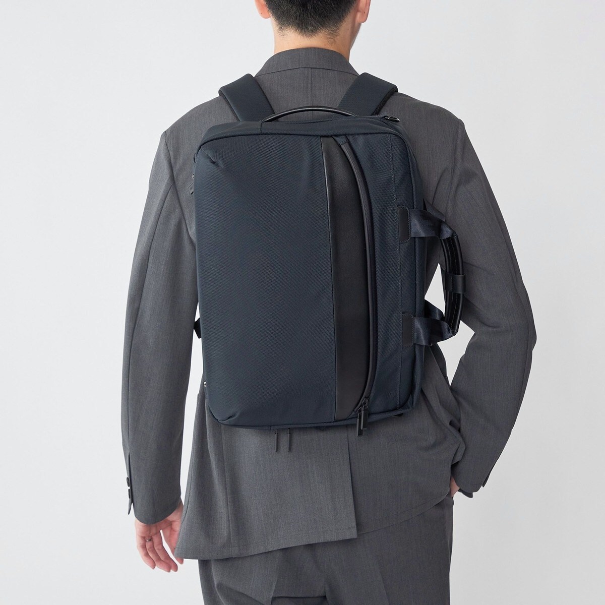 極美品【マキャベリック】バリスティックナイロンフラップバックパック　ネイビー B2034BN]DEFY BAGS(デフィーバッグス)BUCK TOWN PACK BALLISTIC