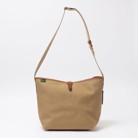 [^ԁF118433746]BRADYiufB[j́uKINROSSvQ[obO㕗ɃAWV_[obOBJ̓uChU[̃XgbvƃM{V̈_߁Bɒ݂艺|PbgBV_[Xgbv͒߉\łByӎzipׂɁAAeV^OEl[KmF̏Ap͂舵BBeɂ̓p\REX}[gtHȂǂ̉{ɂāAۂ̐FƈقȂČꍇ܂B@i̐F͏iP̂ŎBe摜QƂB摜̏i̓TvłB@ۂ̏iƎdlAHATCY኱قȂꍇ܂B