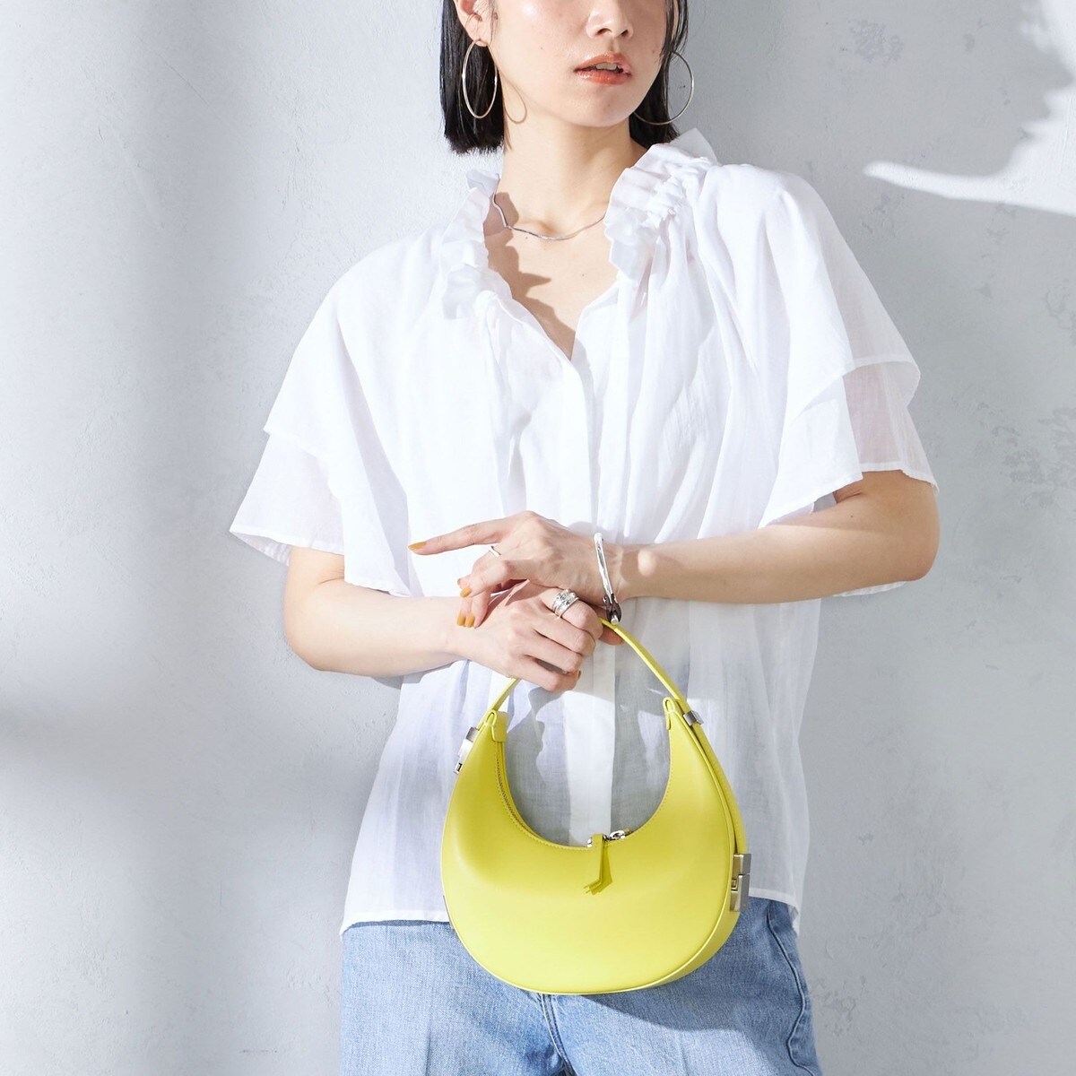 美品　SHIPS コットンボイル ネックギャザー ボウタイ ブラウス　ホワイト 手洗い可能〉コットンボイル ネックギャザー ボウタイ ブラウス