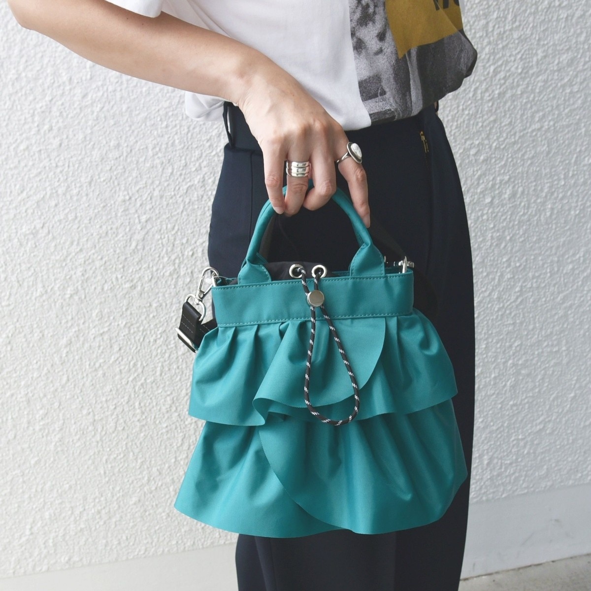 WEB限定】 2WAY ナイロン フリル ショルダー バッグ | シップス WEB限定】 2WAY ナイロン フリル ショルダー バッグ | シップス