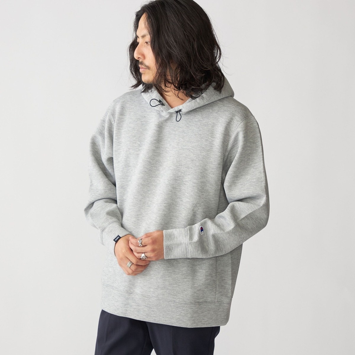 【SHIPS別注】Champion:WrapAir(R)プルオーバーフーディパーカー