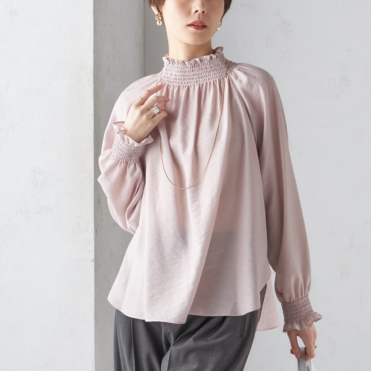 【美品】アダムエロペ　オーバーサイズ　艶感　バンドカラー　シアーブラウス　ピンク 美品】アダムエロペ オーバーサイズ 艶感 バンドカラー シアー