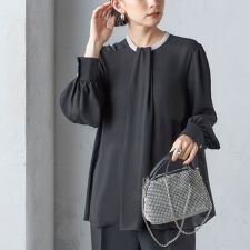〈セレモニー対応可〉troisiemeCHACO:〈洗濯機可能〉ロング タイ ブラウス
