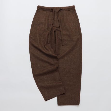 [^ԁF113140998]DE BONNE FACTURẼEWpcyfUC/X^COzxXgZ[̃o[pcCXs[V𓾂̃h[XgO͉KƃmX^W[ȃ^b`Z܂BX^CbVȃbNXɁA[݂̂uEJ[{ꂽEWpcBVvȃfUCłȂiȑ݊܂BVGbg͊ɂe[p[hBEGXg̓Sŋñh[R[hłBWPbgƍ킹ăItBXX^CɂAu]vI[o[ƍ킹ăJWAɂALp܂B[J[\LJ[uEnFChestnutyDE BONNE FACTUREzif { t@N`[jtXŁuPU镑vӖ錻IȃYEFAuh De Bonne Facture(f { t@N`[)́A`IȐElZ̕ڎwĂ܂Bnݎ҂łfUCi[ Deborah Sitbon Neubergif{EVg{Ej[xOj́AfUCłȂfނ̗␻@ɂ܂Ŗڔz肵ADA҂ݕAdĂ̖Lȗj[bpeñAgGƋٖɋ͂Ȃꖇꖇ̕𐶂ݏo܂Bꂾł͂Ȃۂ߂ɁAׂẴACeɂ͍ꂽꏊ̏ڍׂ^OtĂ܂BVFghE[̃Z[^[AxM[ỸEHbVHlgX|[cWPbgA{YI[KjbNRbg̃|vVcȂǁACibvɂ͒OOɑIєꂽACeт܂B@ׂɎdグApłvȍ De Bonne Facture ́̕Ao邲Ƃɖ킢𑝂Ă悤ɃfUCĂ܂ByӎzipׂɁAAeV^OEl[KmF̏Ap͂舵BBeɂ̓p\REX}[gtHȂǂ̉{ɂāAۂ̐FƈقȂČꍇ܂B@i̐F͏iP̂ŎBe摜QƂB