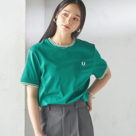 [^ԁF312312900]\25SS\lbN聕̃CgłƌDTEEfUClbNƑuɃtbhy[̃VOj`[łeBbvC{N[lbNTVcBfރRbg100̂ꂢ߂ȍהԎ̎xŕ҂ݗĂ\tgŃb`ȑfނgpĂ܂B₢킹iԁF312-31-2900yFRED PERRYzitbhy[j̑ȖejXvC[utfbNEWEy[vn݂uFRED PERRYv(tbhEy[)Bꗬ̃ejXvC[ƂĔF߂ĂłȂAɂ̟X^CxXghbT[ƂĂF߂Ă܂Bތɂ̓XEFbgohiXgohj̊JAނ̈̃tbhy[̖ăX^[gAɃVcJn܂BĐɃECuh狖𓾂ɂp錎j̃}[NaA1952NhŁutbhy[X|[cEFAЁvݗB1960Nɂ́A݂ɃCꂽ|Vc̃hXg[gt@bV̎łubYvƌĂ΂ҒB̊Ԃő嗬sB̗s͏uԂɐEւƔMAuFRED PERRYv̖Lɂ܂B-------------------------------------ň݁FԐLkFL F򊴁F􂢁F -------------------------------------yTCYzfpTCY̓Tvׁ̈A[J[TCYuMvƂȂĂ܂B\߂ӂBۂ̏i̓[J[TCYuSvƂȂ܂B@͍̐\mFBTvƏĩTCŸႢ͈ȉ̒ʂɂȂ܂BySTCY  / MTCYzF71cm /72 cmgF48cm / 52cmŏF21cm / 22cmBeɂ菤i̐FقȂČꍇ܂BîF́AB摜QlɂĂBipׂɁAAeV^OKmF̏Ap͂舵B摜̏i̓TvłB ۂ̏iƎdlAHATCY኱قȂꍇ܂B